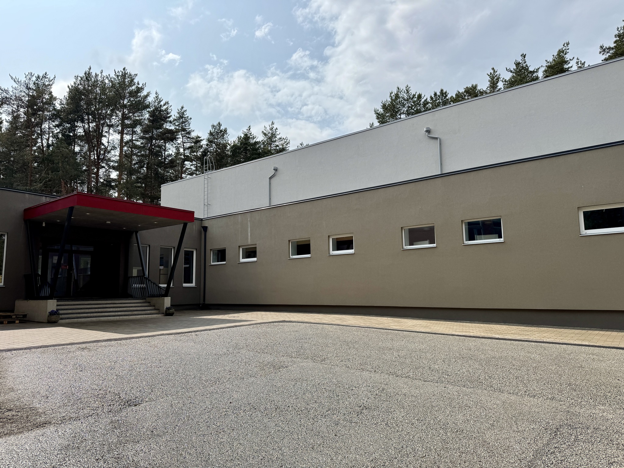Värska koolimaja renoveerimine