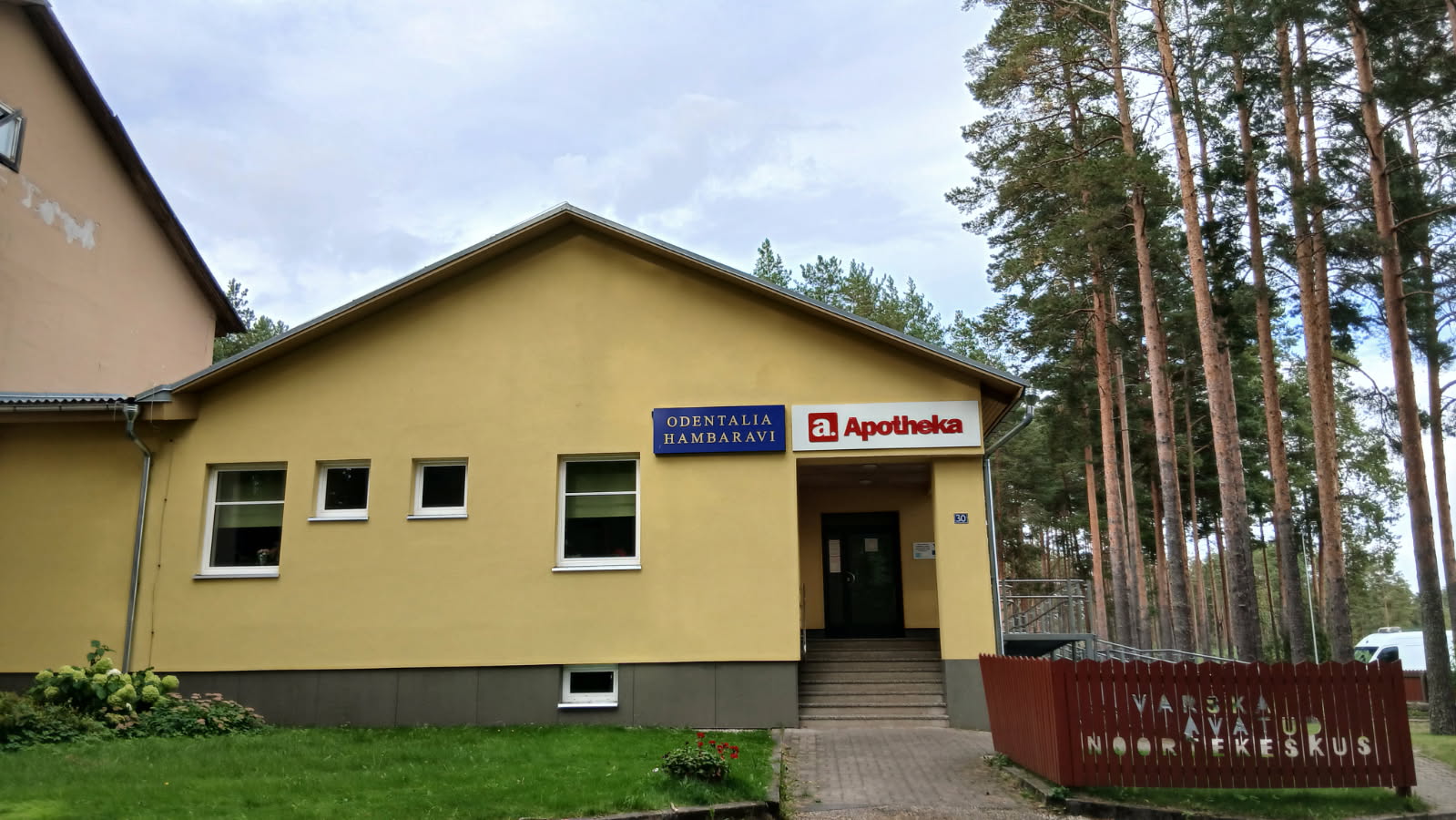 Värska perearstikeskus ja apteek
